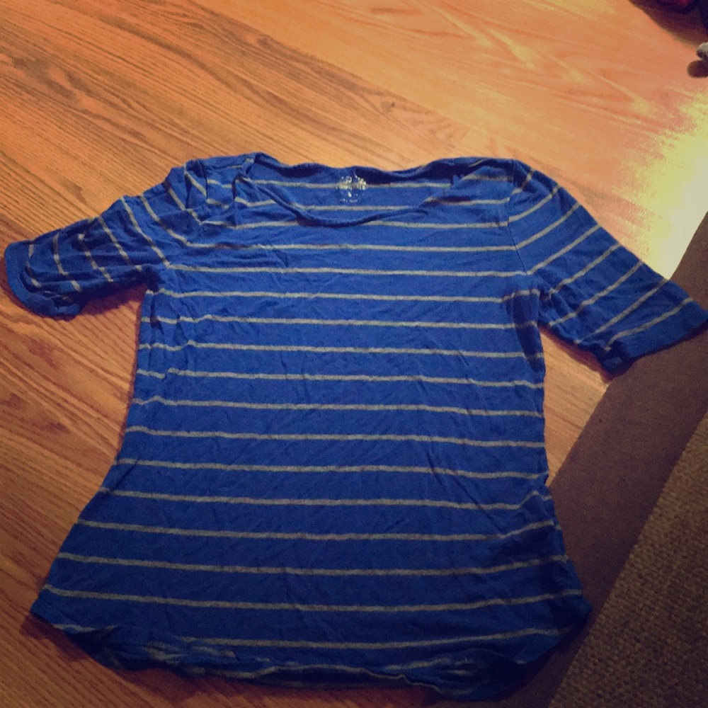 🔥💙Lovely Blue and Grey Striped Shirt!💙🔥